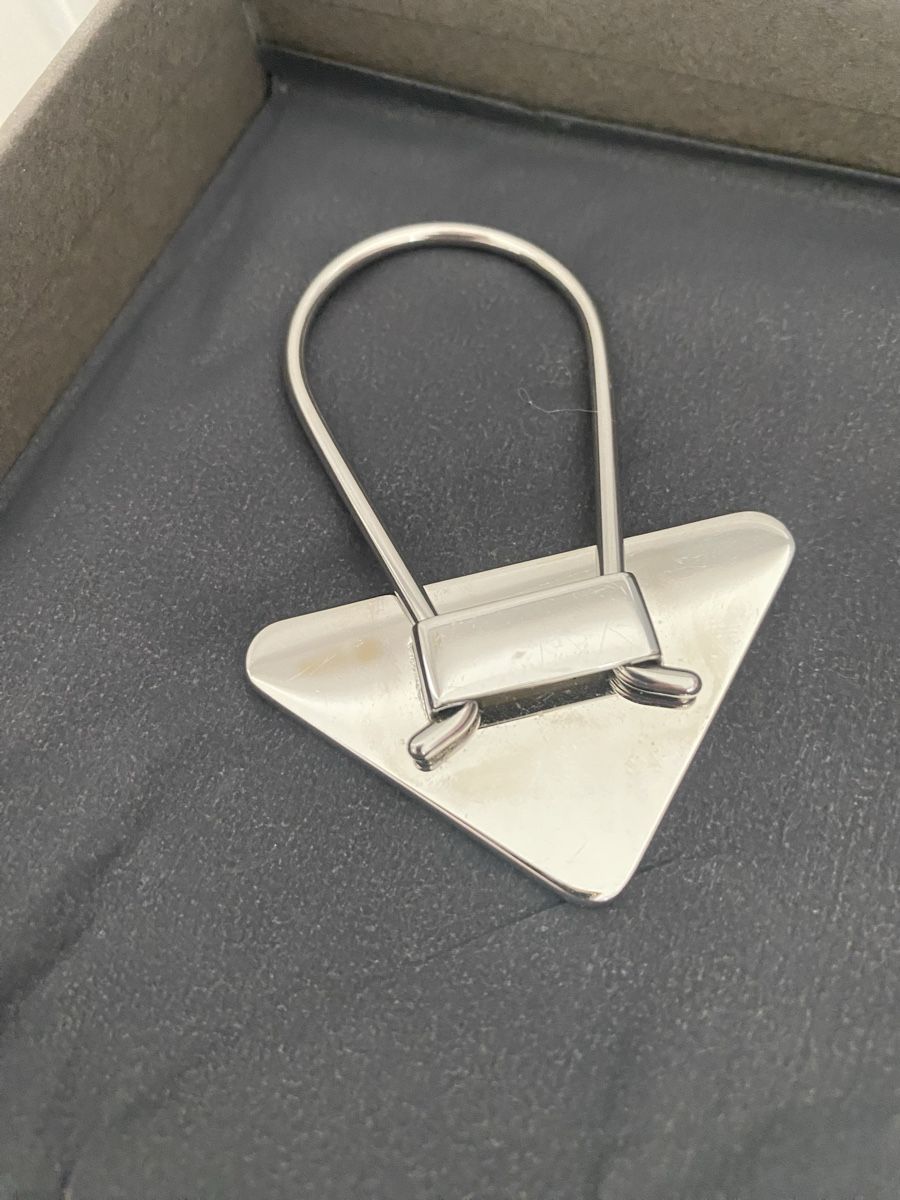Prada Schlüsselanhänger & - bänder: Original Prada Enamel Schlüsselanhänger – Neu (gemäss Beschreibung) aus Luzern von rachlaw1 1