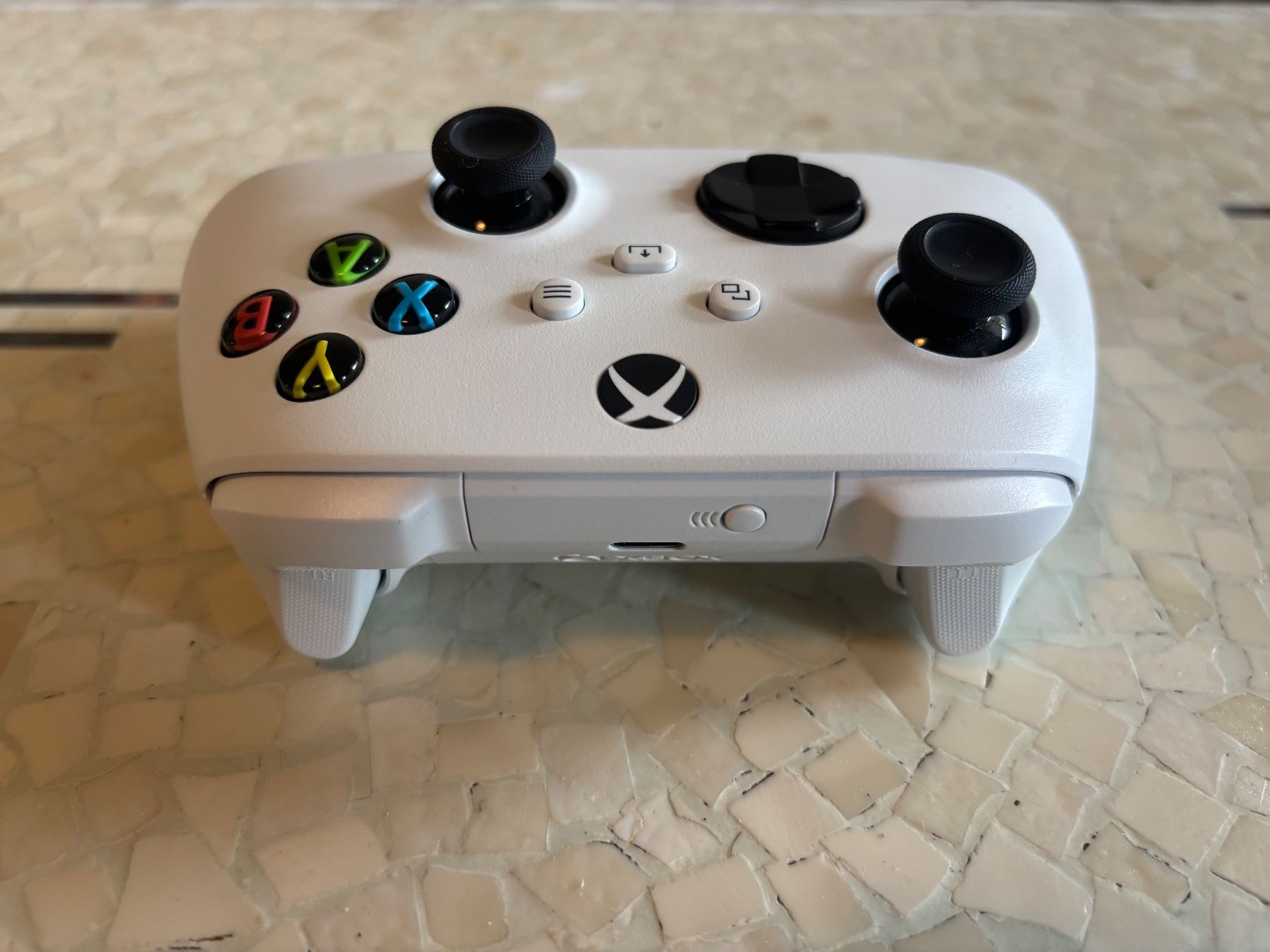 Microsoft Controller: XBOX series wireless controller - Neu – Neu (gemäss Beschreibung) aus Bern von Bollweevilbill 1