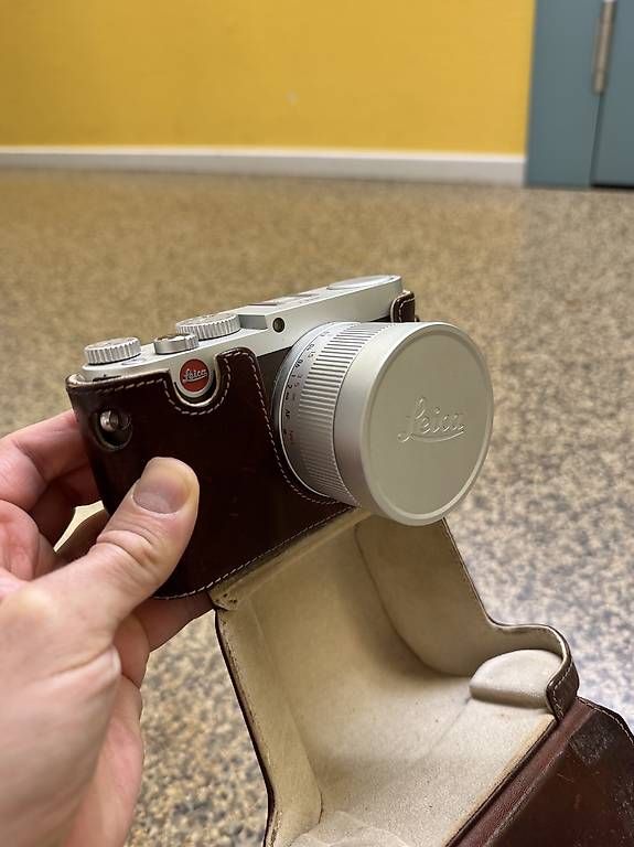 Kamera: Leica X (Typ 113) mit Original Ledertasche – Gebraucht aus Basel von dyl_mz2m 1