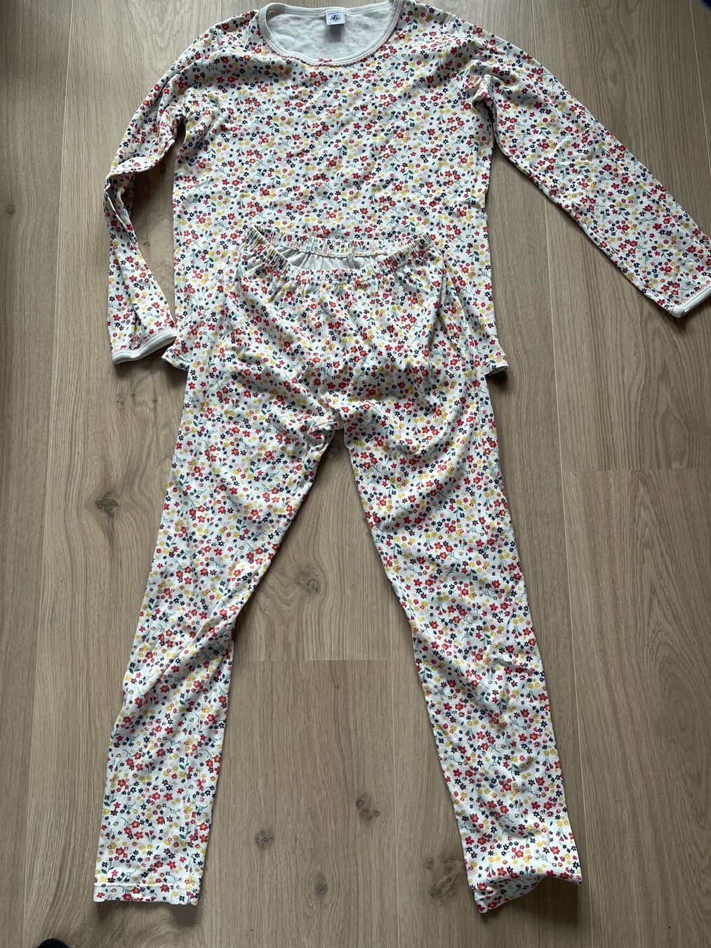Petit Bateau Pigiama & Simili: Blumiges Petit Bateau Pyjama Gr. 152, Baumwolle – Usato da Rigi Kaltbad venduto da Tinjac7371