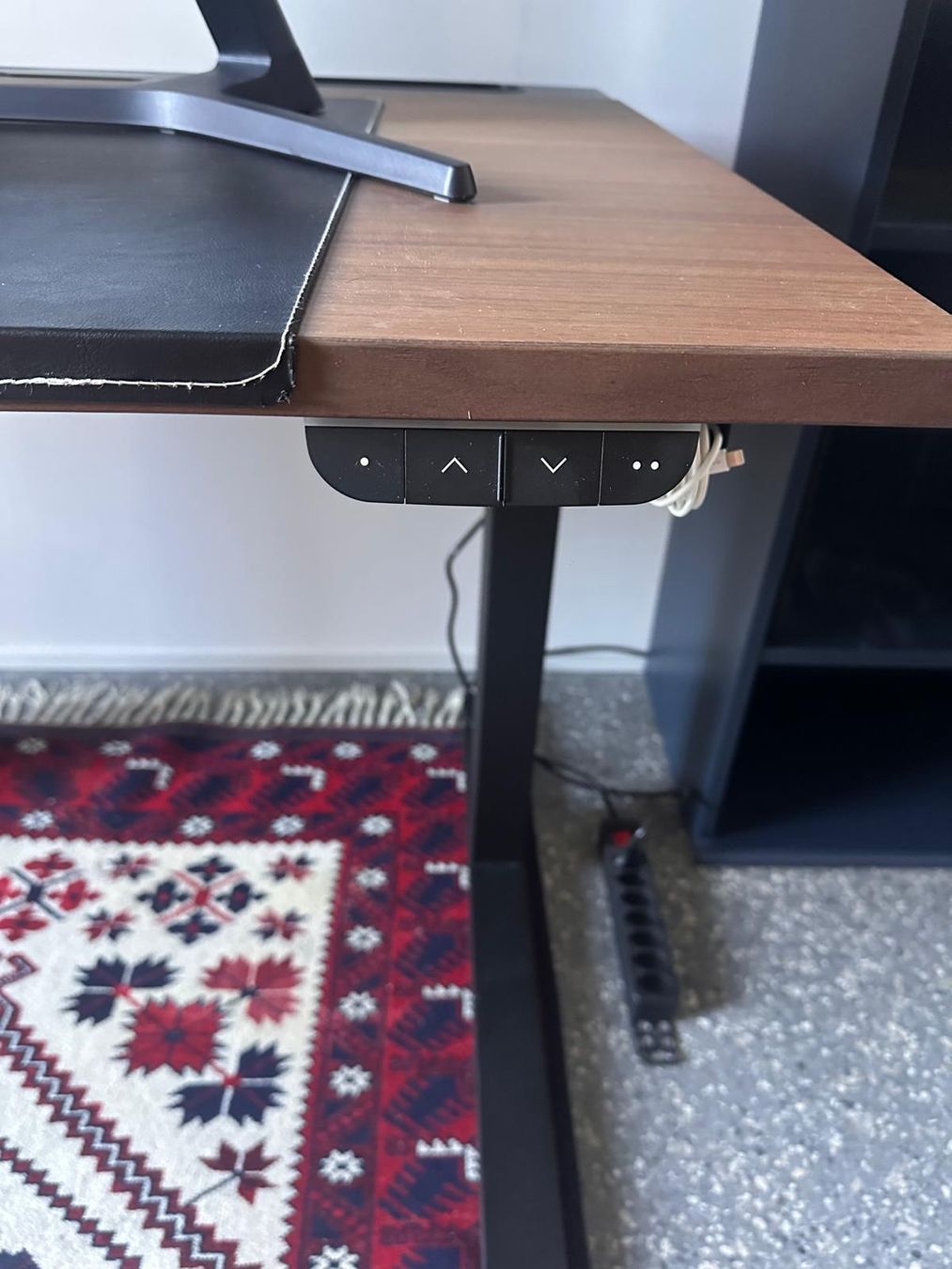 Ikea Scrivanie: Office desk – Usato da Zürich venduto da soc_kl9g 2