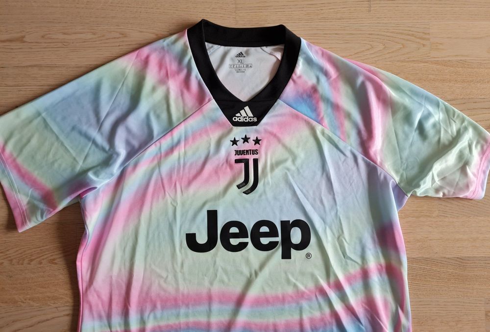 Juventus store rainbow jersey