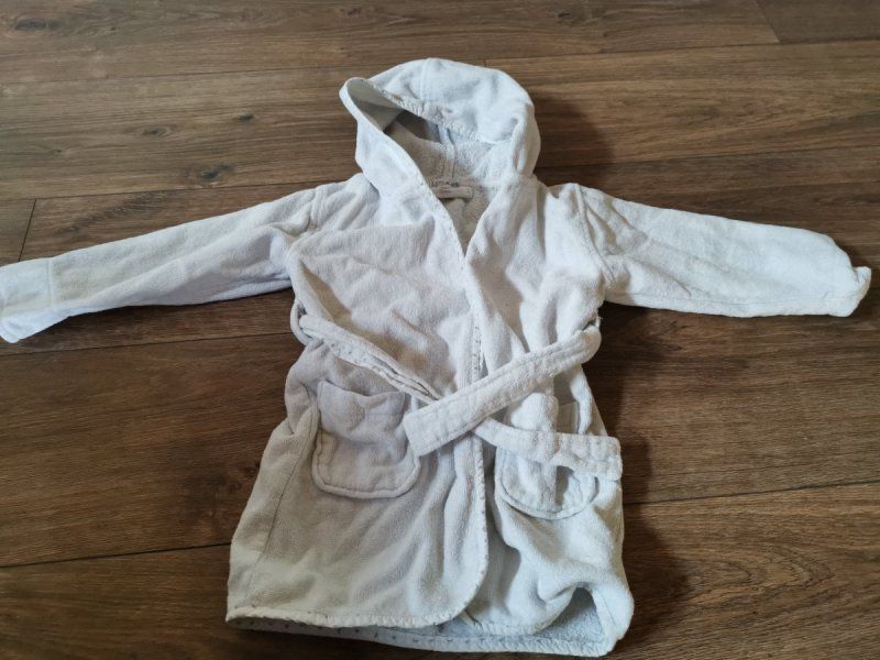 Bademäntel: Bademantel Grösse 2 Jährig 24Mt – Gebraucht aus Fankhaus (Trub) von sun_7677