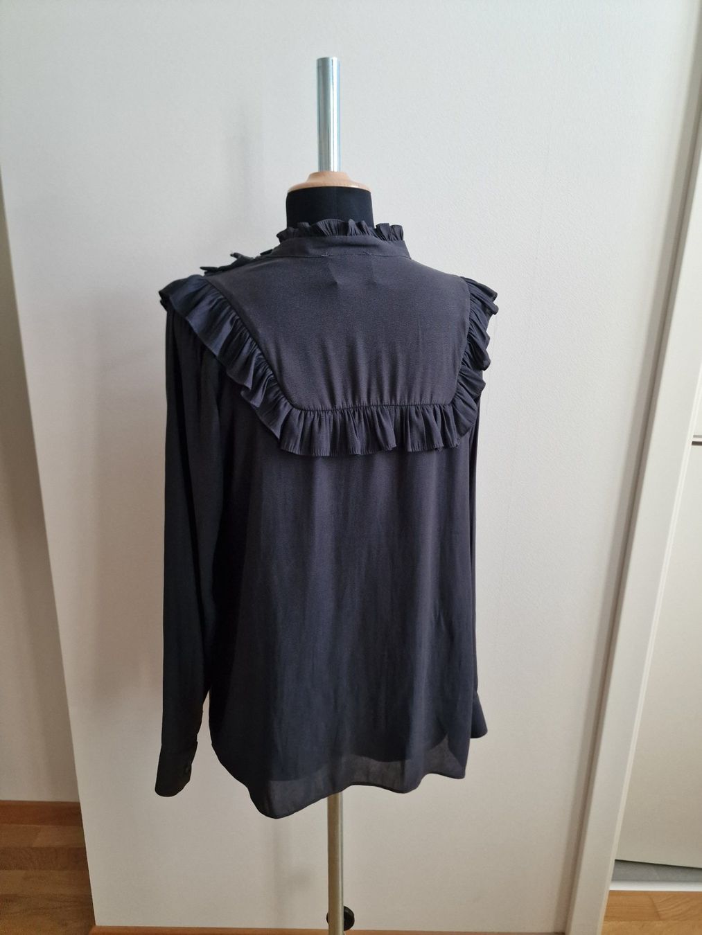 Camicette: Dunkelgrau Bluse – Usato da Zürich venduto da ale_bg2x 5