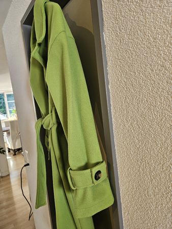 Damen Mantel hellgrün mit Bindegürtel guter Zustand