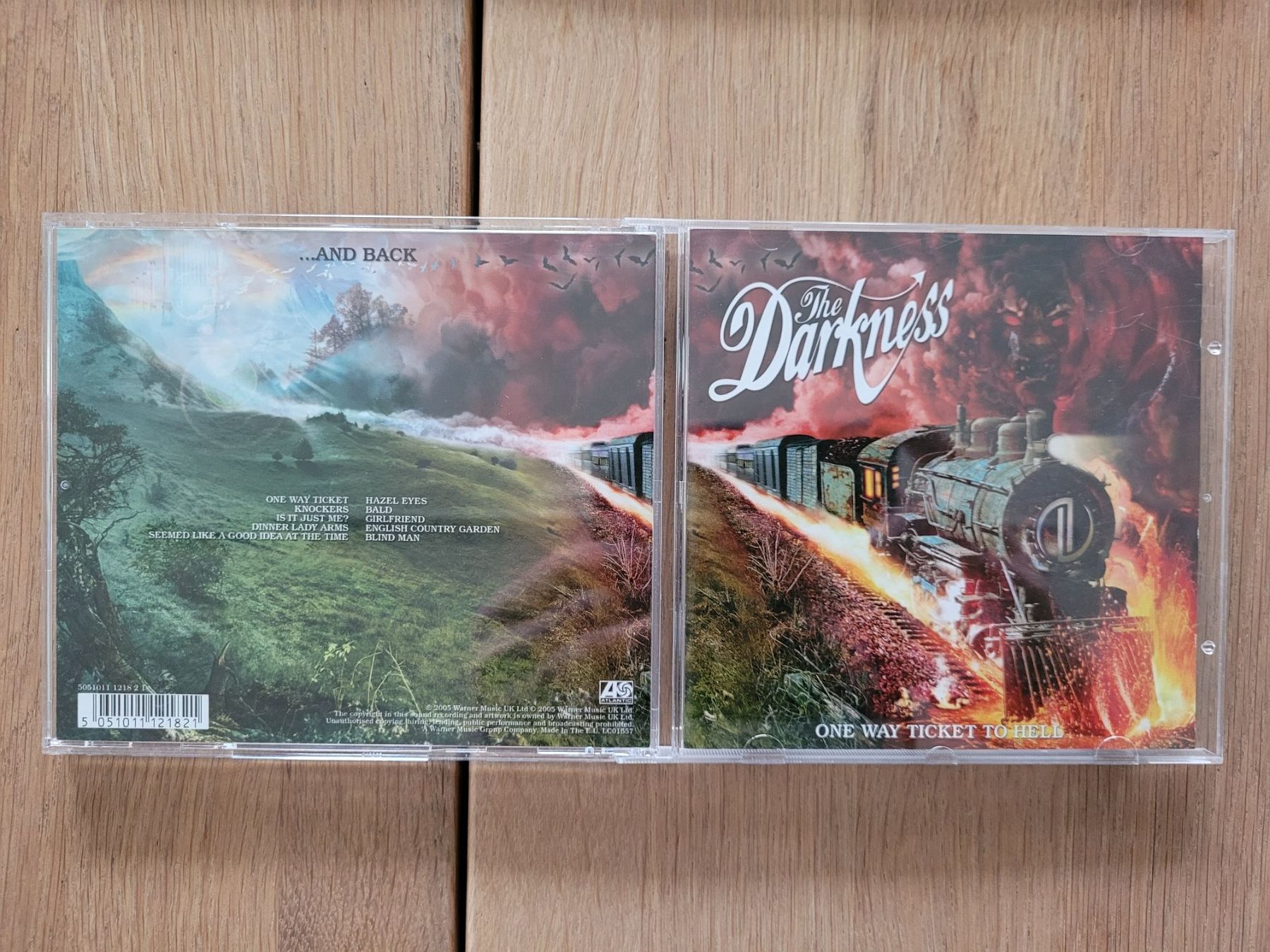 CD: CD The Darkness- One Way Ticket To Hell ...And Back, 2005 – Usato da Nebikon venduto da Harley-Davidson01