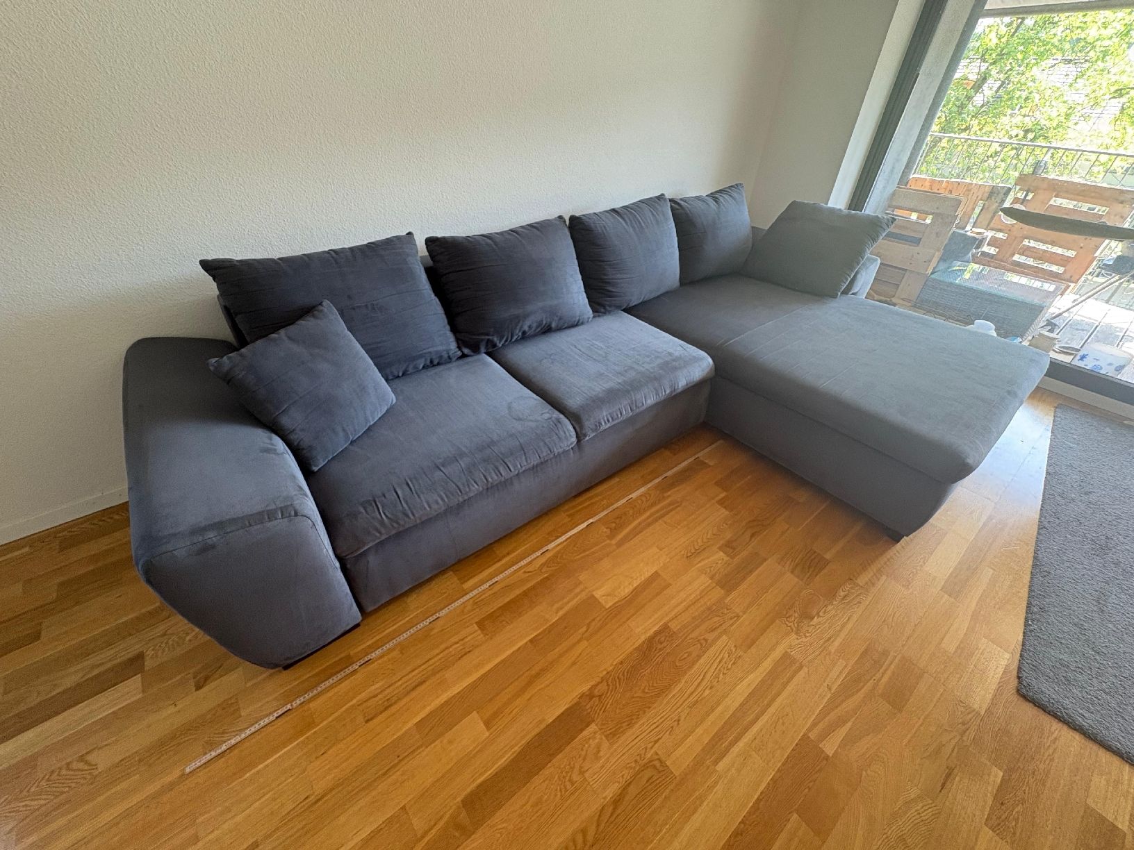 Divani: Gemütliches Ecksofa in Grau mit Schlaffunktion, Top Zustand – Usato da Winterthur venduto da rom_whb5