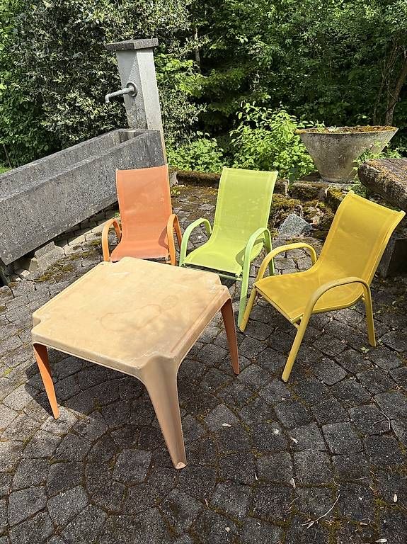 Tavoli: Gartentisch mit 3 stühlen – Usato da Pratteln venduto da Sifri 1