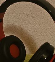 Kopfhörer Over-Ear schwarz rot gebrauchter Zustand