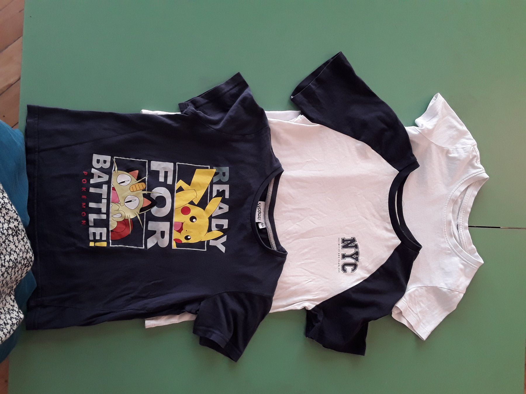Lotti & Set di vestiti: Lot de trois t-shirts 128 – Usato da Fribourg venduto da mar_z757 1