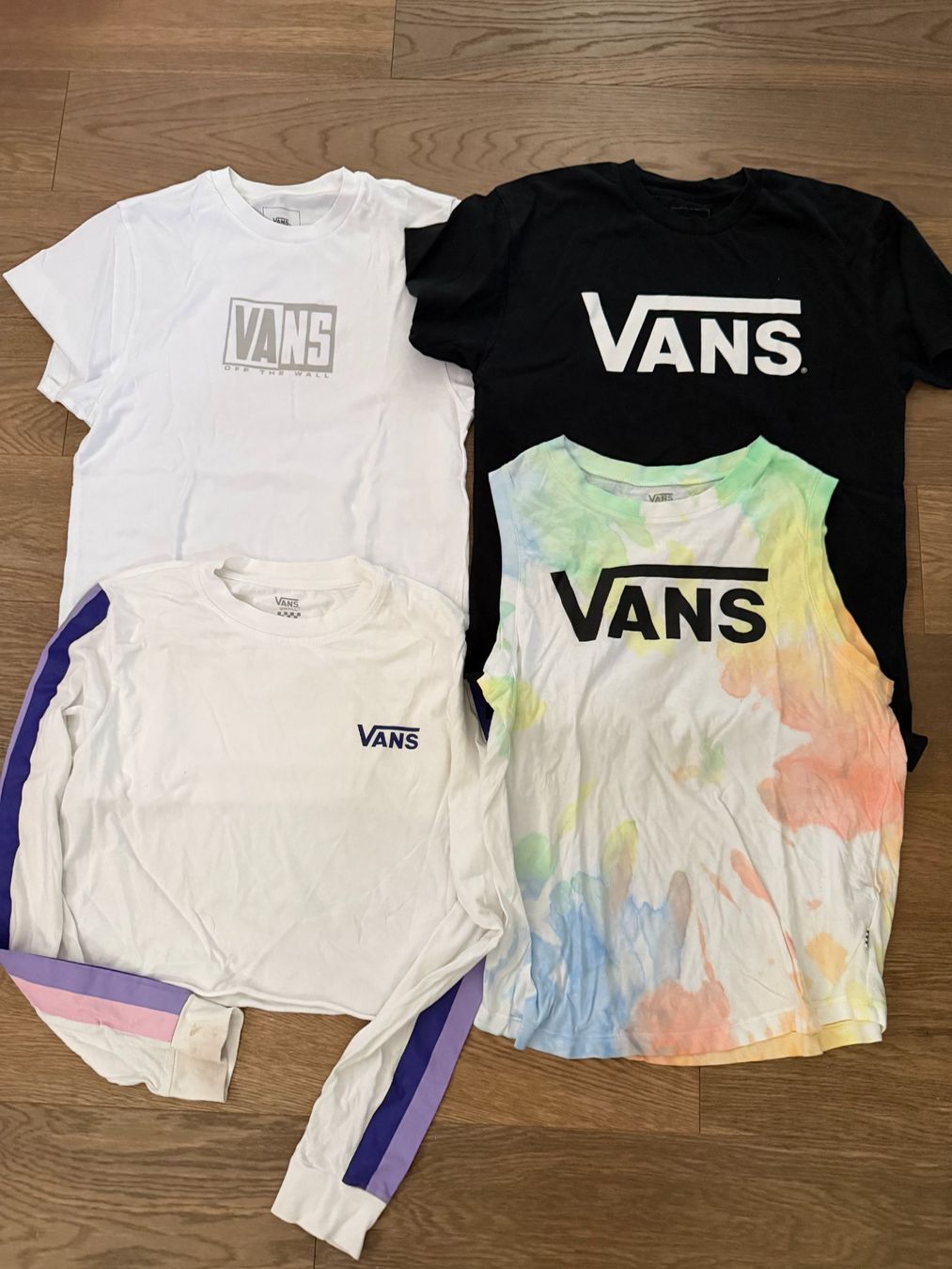 Fila Ensembles coordonnés: Kleiderpaket Pullover Fila, VANS – D'occasion à Schaan par nag789 1