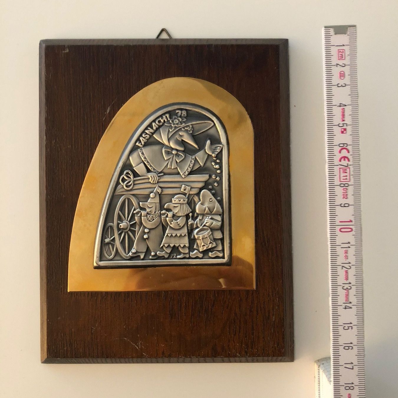 Basler Placchette & Badge: Fasnacht Basel COMITÉ Zugsplakette 1978 – Usato da Basel venduto da fasnachtsoutlet1965