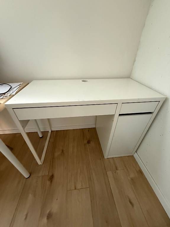 Scrivanie: Bürotisch MICKE von Ikea – Usato da Belp venduto da Ferdi80
