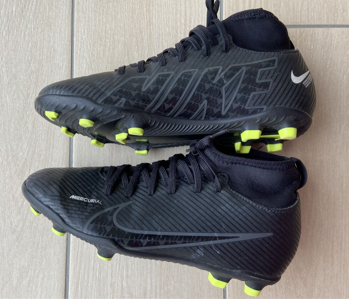 Nike Scarpe per ragazzi: Chaussures foot Nike Mercurial 36.5 – Usato da Moutier venduto da chicboutique 1