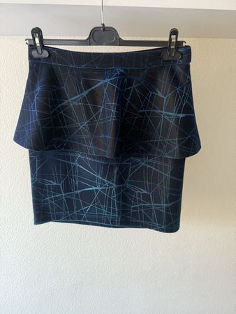 Schicker Mini-Rock Gr. 40 von YAS mit tollem Muster!