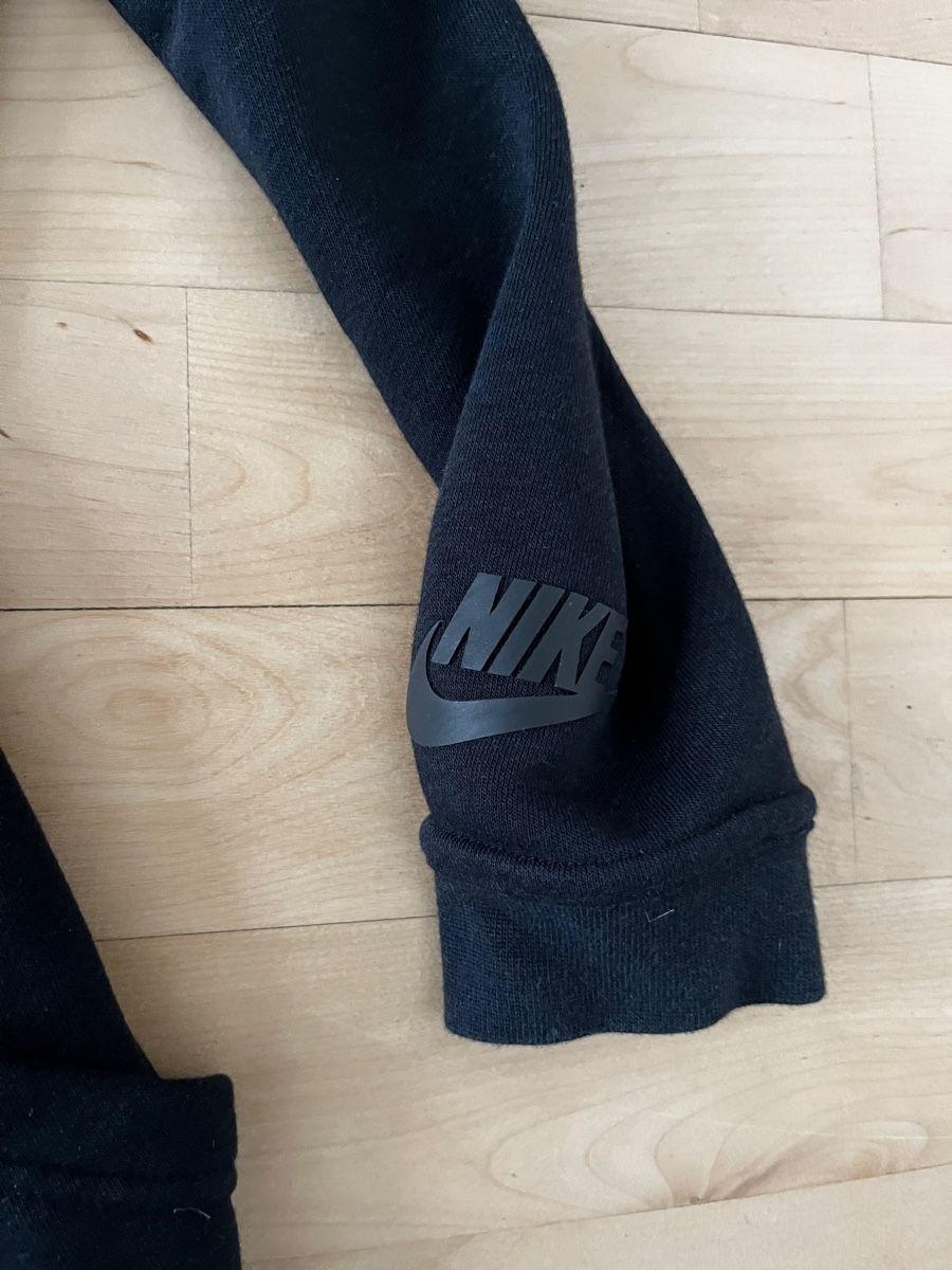 Nike Maglioni & Felpe: Nike Damen jerseyjacke, schwarz, Gr. S  – Usato da Strengelbach venduto da rotondini 1