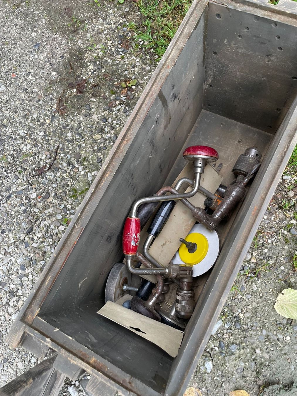 Tutti gli attrezzi: Outils anciens, divers – Usato da Le Crêt-p-Semsales venduto da ssu_z6w7 2