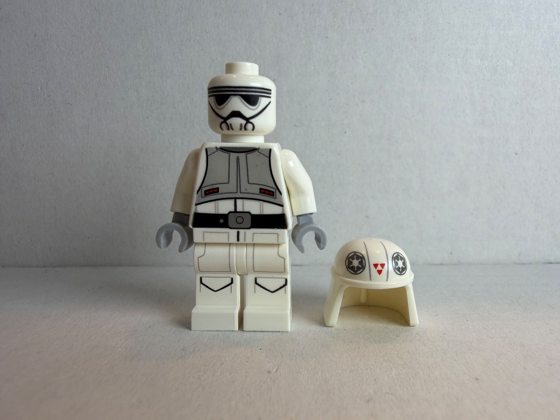 Lego Figuren: AT-DP Pilot – Gebraucht aus Neftenbach von Elitebricks 1