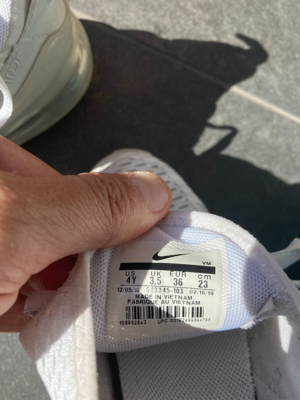 Nike Scarpe da uomo: Nike AIR MAX 270 weiss – Usato da Pratteln venduto da Miki_ 1
