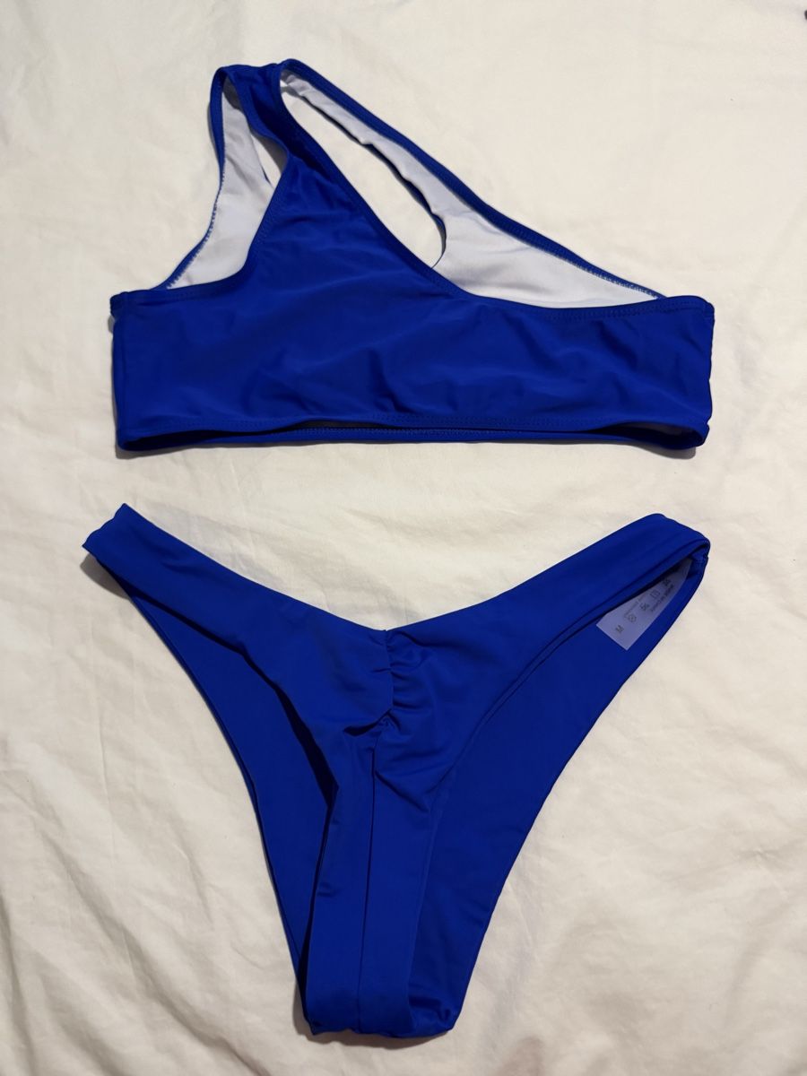 Costumi da bagno & Bikini: Bikini mit 2 unteren Teilen – Nuovo (secondo la descrizione) da Dübendorf venduto da kat_gxm9 3