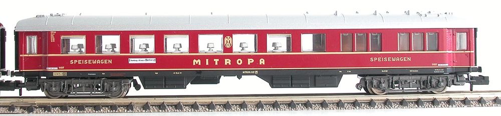 Voiture Voyageur Mitropa Schicht HO, Wagon-restaurant N°055-119, époque III, Aménagé