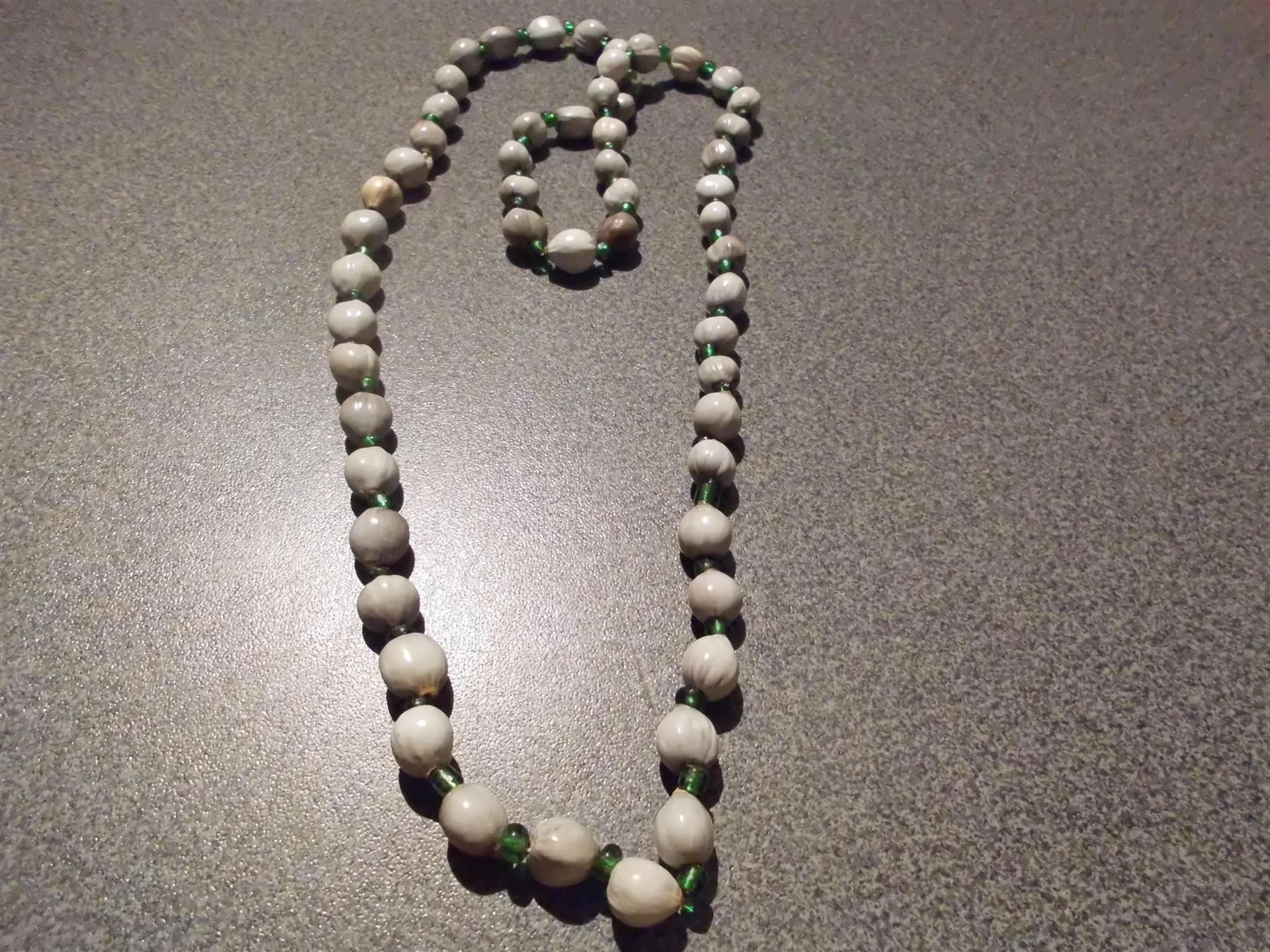 Catenine: Kette graue/grüne Perlen – Usato da Zürich venduto da abraxas1291