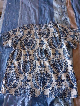 Damen T-Shirt mit Muster kurzarm Grösse L