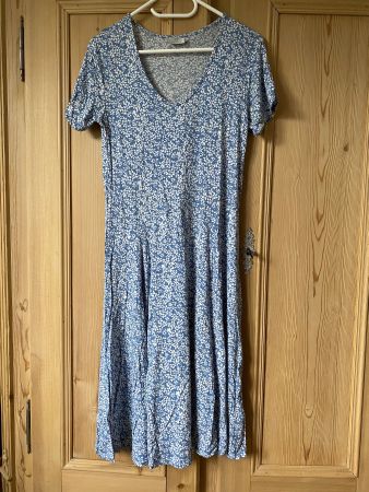 Kleid Sommerkleid KAFFE blauweiss geblümt Grösse M