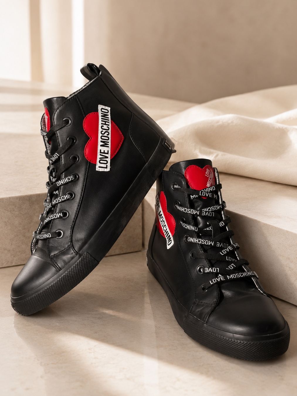Moschino Damenschuhe: Moschino Sneaker – Neu (gemäss Beschreibung) aus Kaiseraugst von Blondi_xx