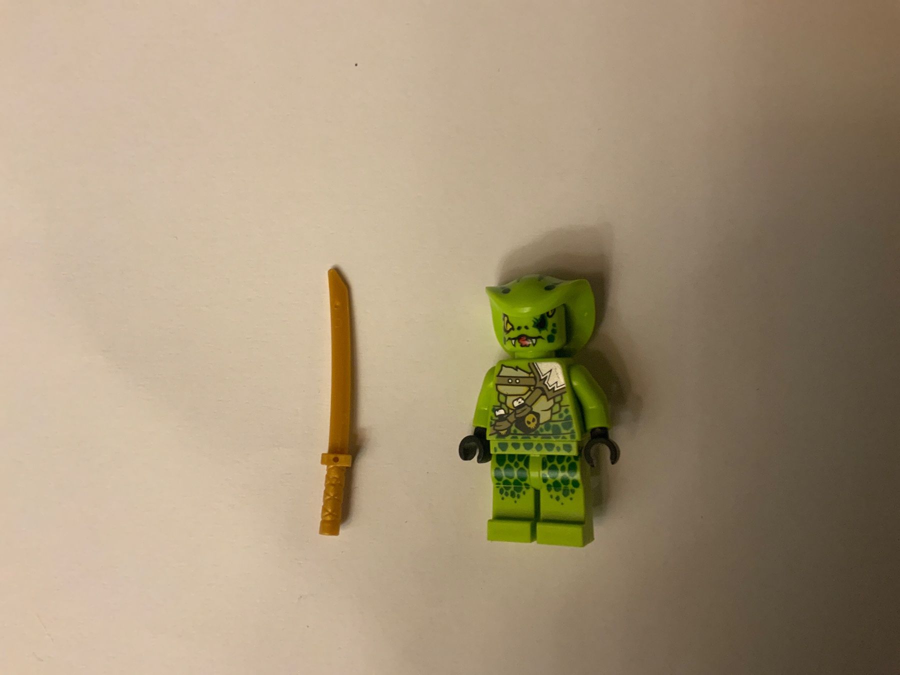 Lego Giocattoli: Ninjago Schlangenmann Mini Figur mit Schwert, Top! – Usato da Kappel SO venduto da su71