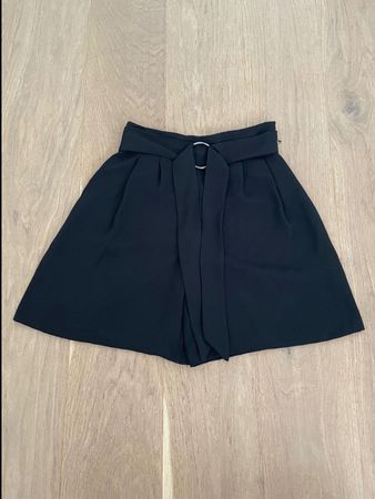 Zara Shorts / kurze Hosen