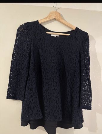Haut dentelle bleu marine Claudie Pierlot T36 bon état
