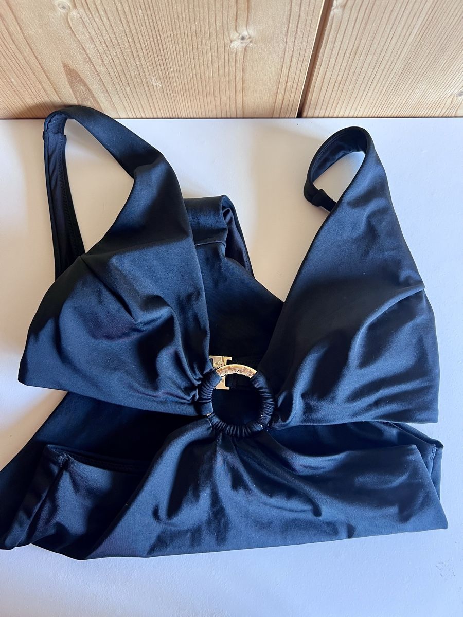 H&M Costumi da bagno & Bikini: Damen Badeanzug schwarz mit Cut out – Usato da Balgach venduto da Ni.Steiger 1