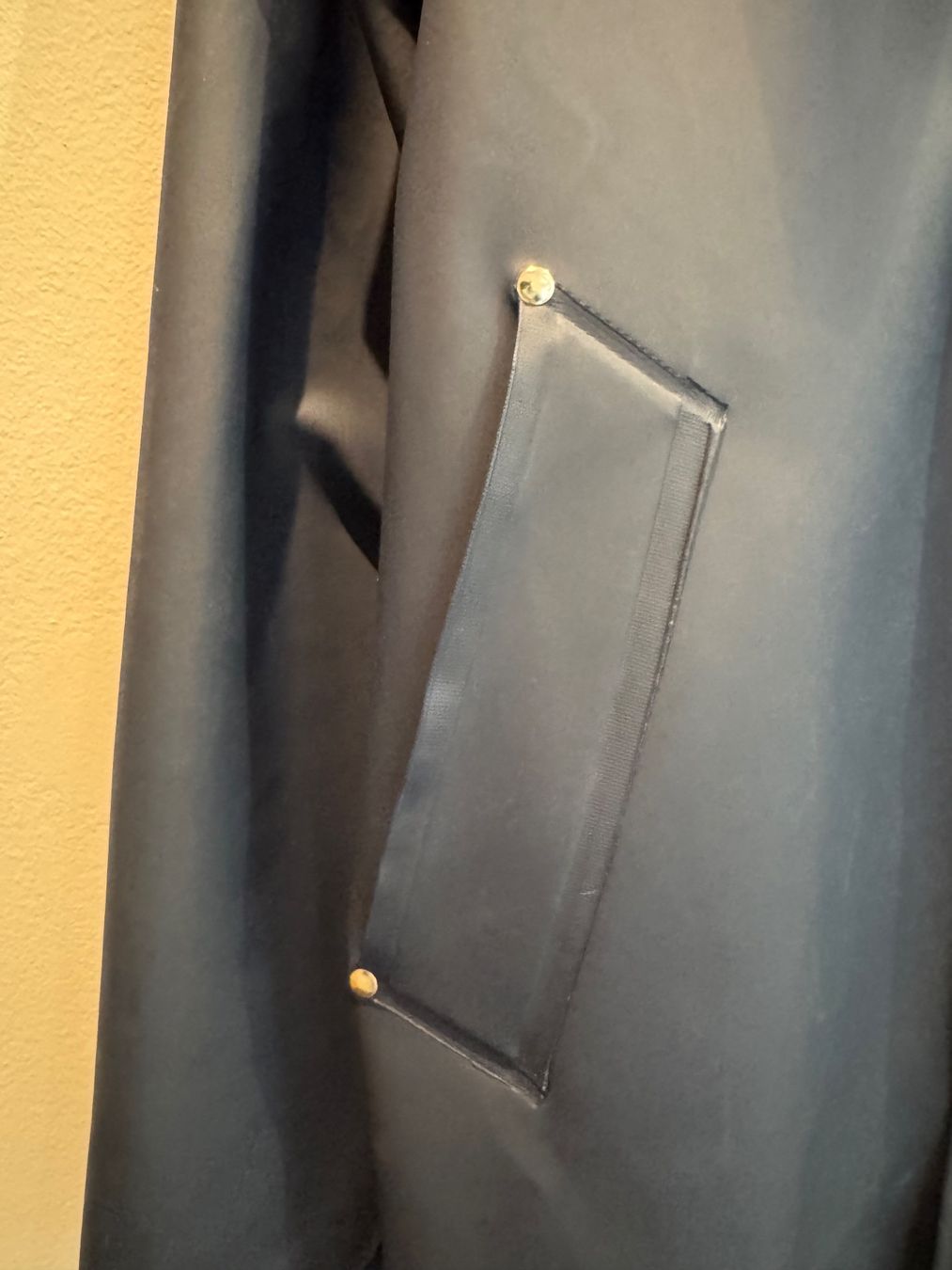 Stutterheim Cappotti: Stutterheim Regenmantel, Gr. S, Dunkelblau – Usato da Zürich venduto da nils.alex 5