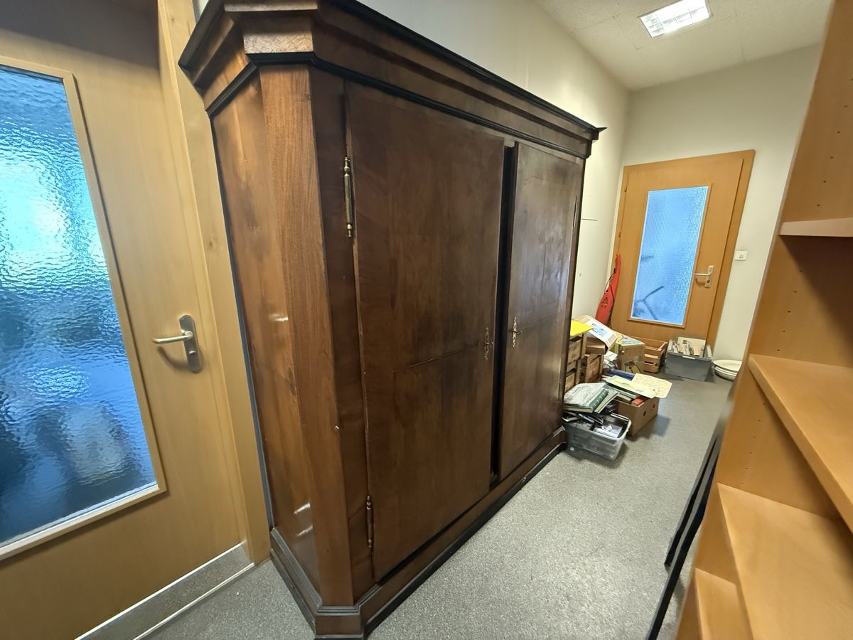 Armadi: Antiker schrank – Usato da Heerbrugg venduto da Livi10