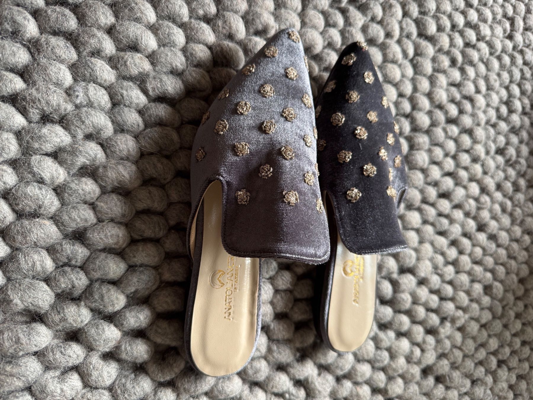 Scarpe da donna: Chaussures plates – Nuovo (secondo la descrizione) da Genève venduto da inf_2ggr 1