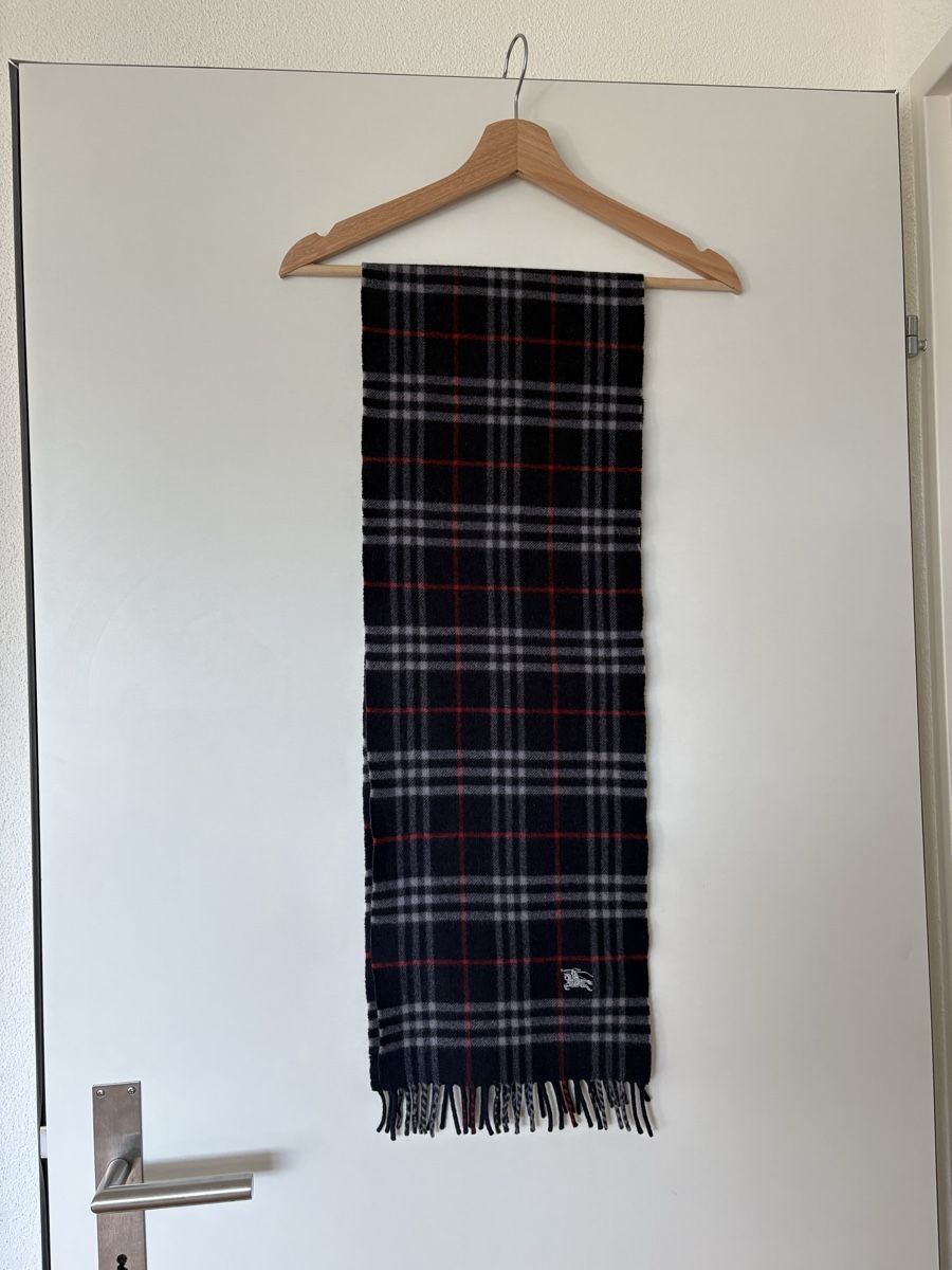 Burberry Foulards, Tücher & Schals: Burberry Schal  – Gebraucht aus Rotkreuz von Vintage_lover1 1