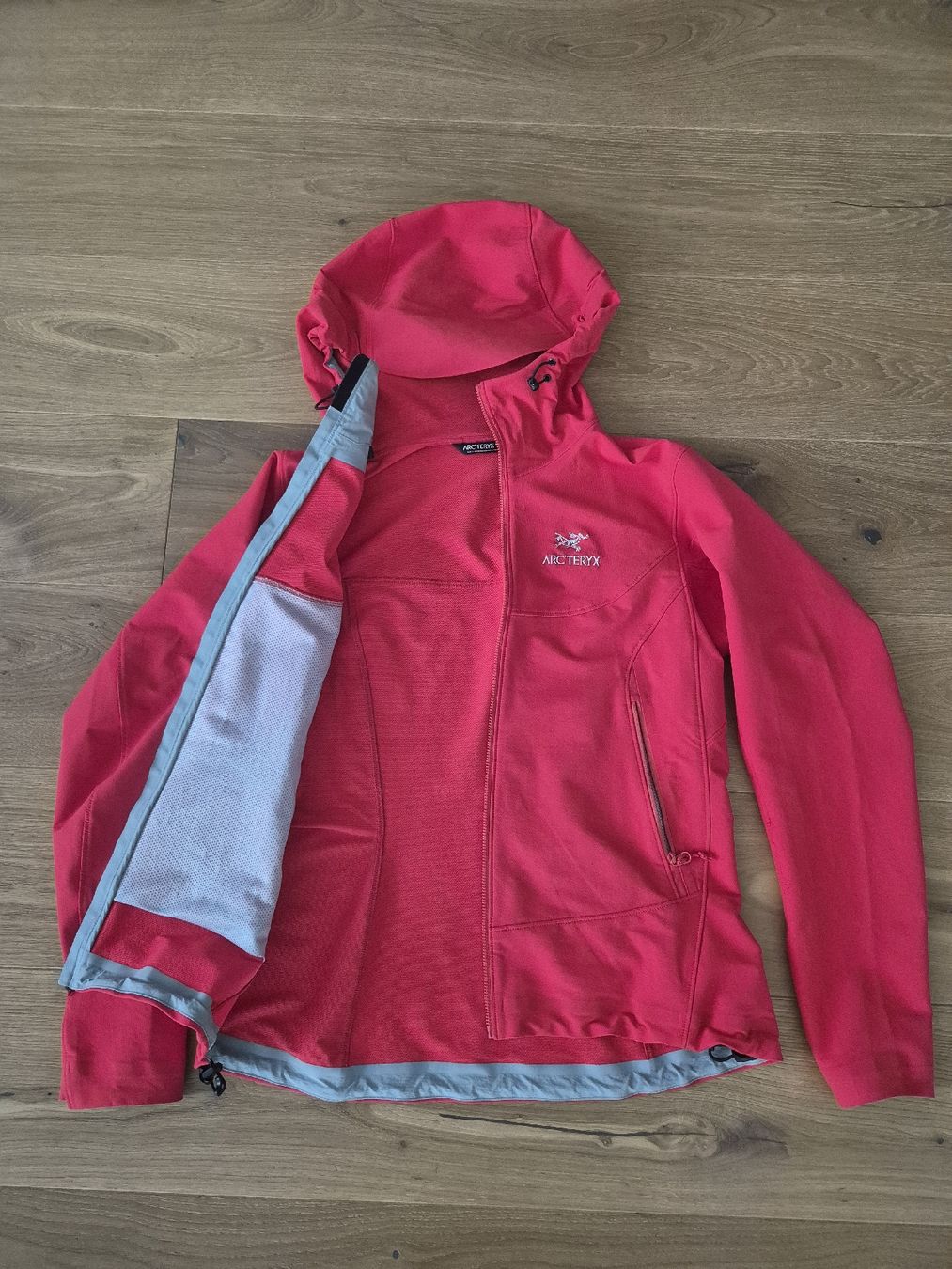 Arcteryx Giacche: Arcteryx Softshelljacke Damen Grösse M  – Usato da Zollikofen venduto da nad_v768 1