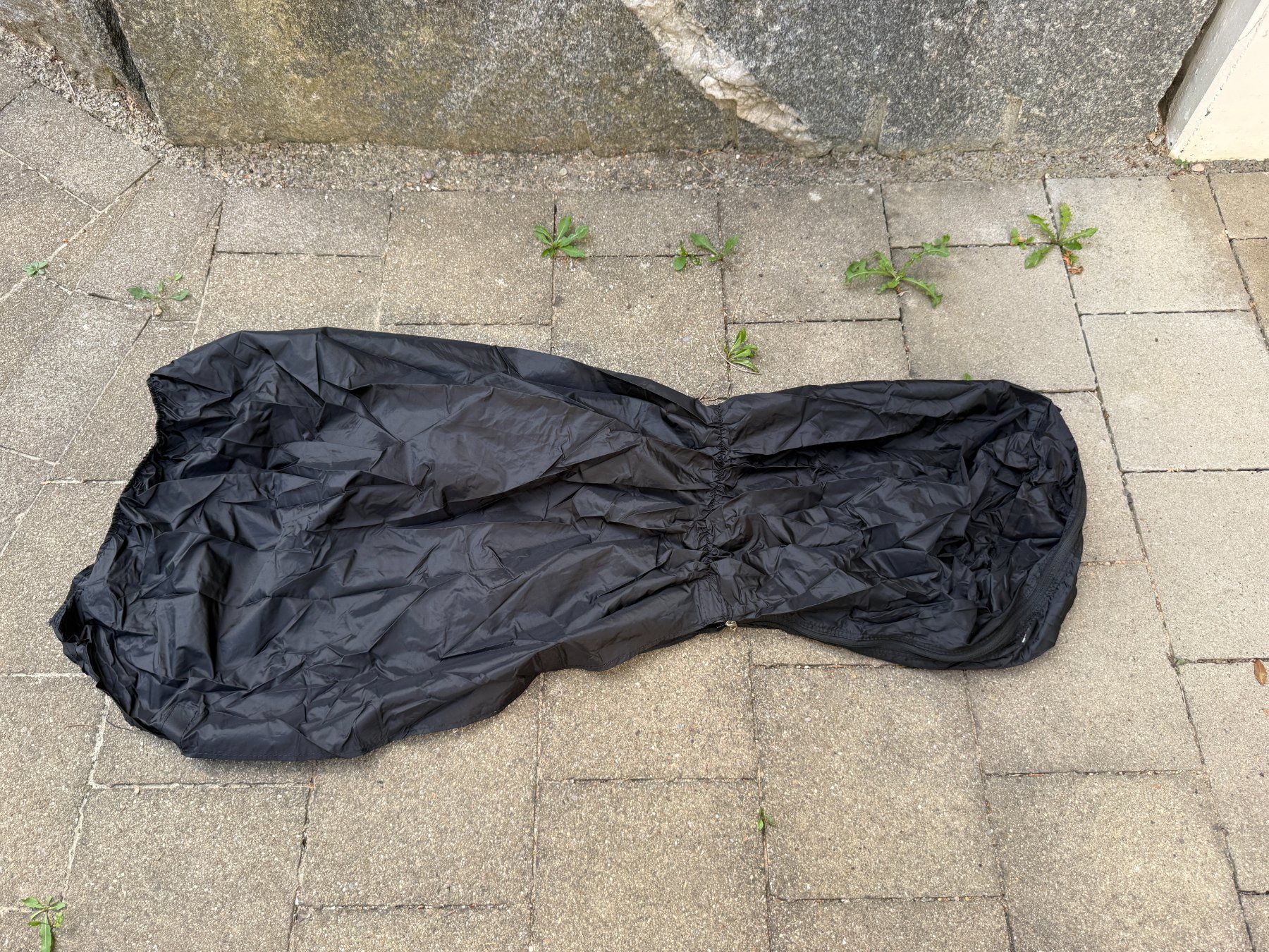 Taschen: Regencover Regenhülle Golfbag Schwarz – Gebraucht aus Unterengstringen von Tnovus 1