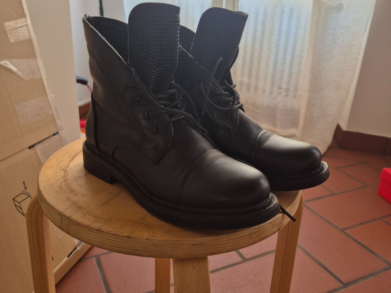 Scarpe da donna: Black lace boots 40 – Usato da Bellinzona venduto da eli_rc9k 1