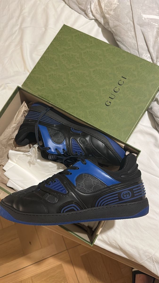Gucci Scarpe da uomo: Je vends sneaker Gucci taille 44 – Nuovo (secondo la descrizione) da Les Avanchets venduto da luc_5qgm