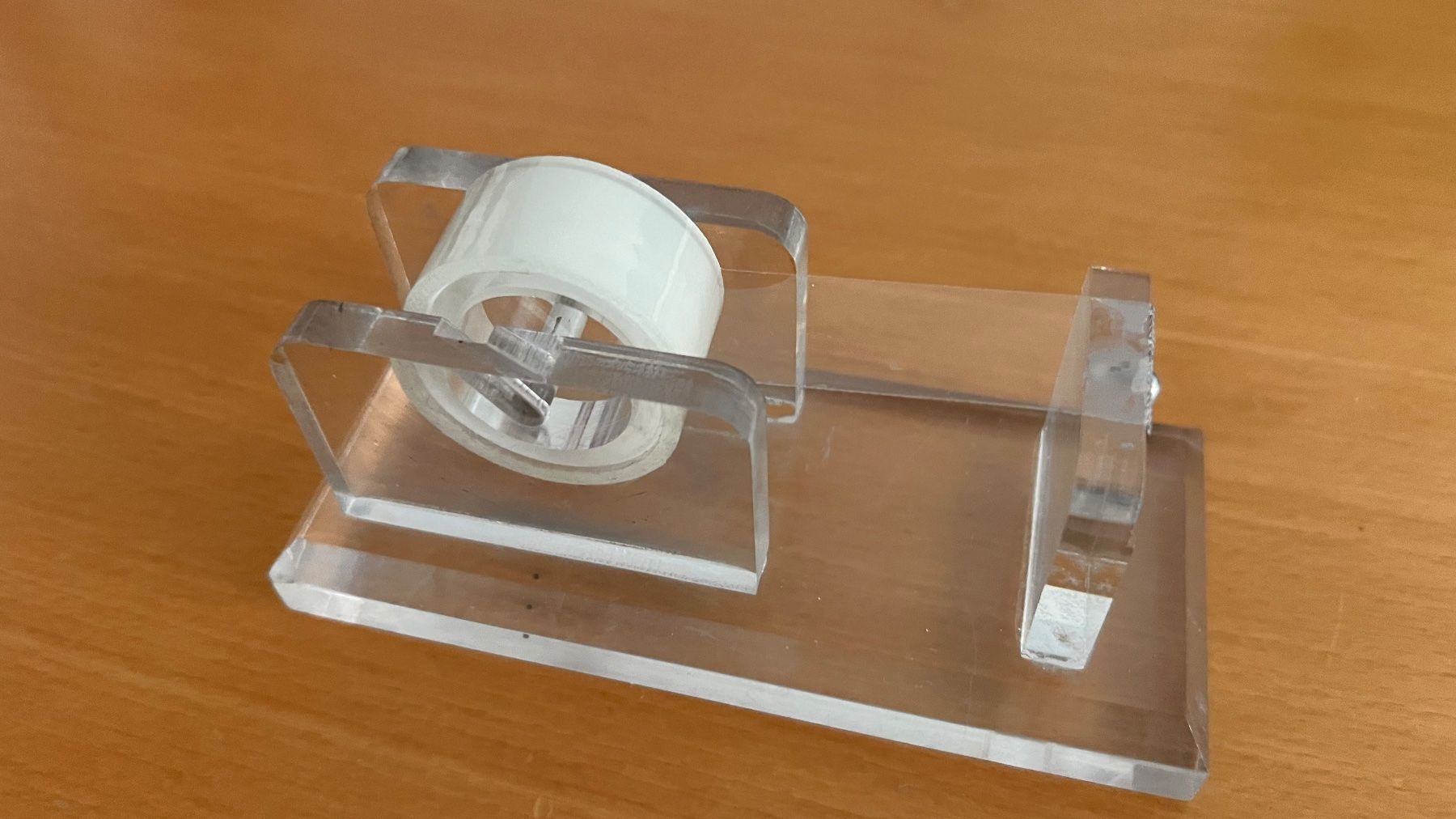 Tutti gli attrezzi: Klebebandabroller Acryl transparent mit Schneidkante – Usato da Schmerikon venduto da Kneisel