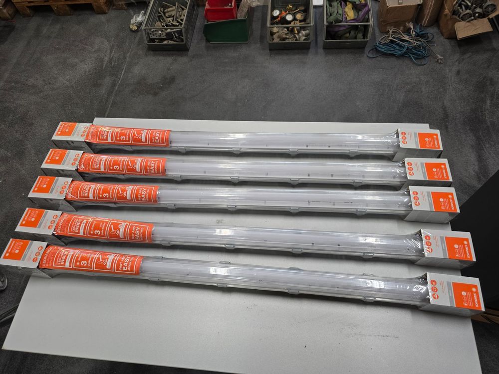 5x neue LEDVANCE LED Industrieleuchten + LED Röhre ab 1.- Fr (Neu ...