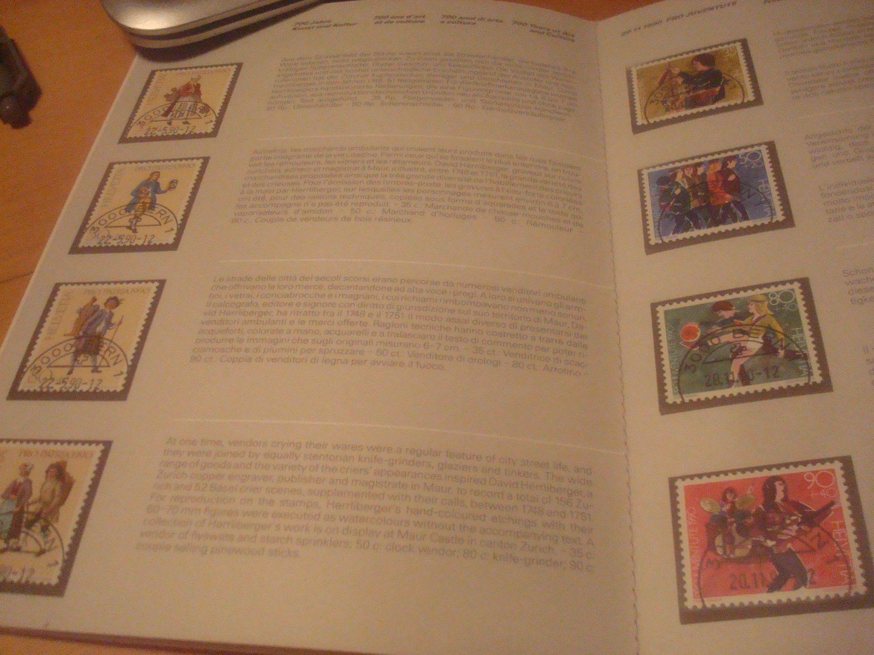 Tutti i francobolli: CH 1990 Jahresbuch mit HAlbmondstempel – Usato da Gordola venduto da Polentaefung 4