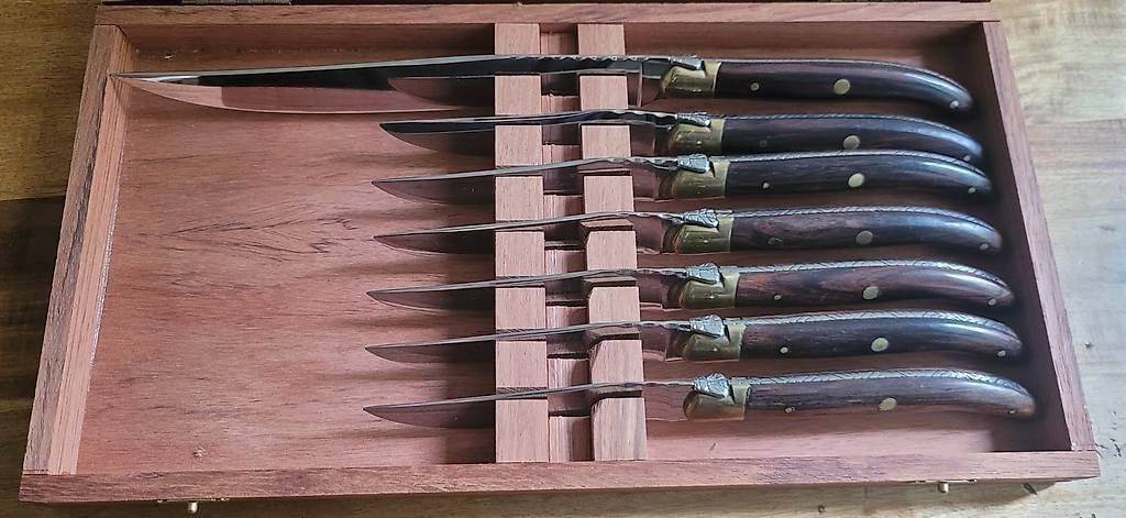 Messer: Couteaux laguiole neufs – Gebraucht aus Genève von uneautresaison