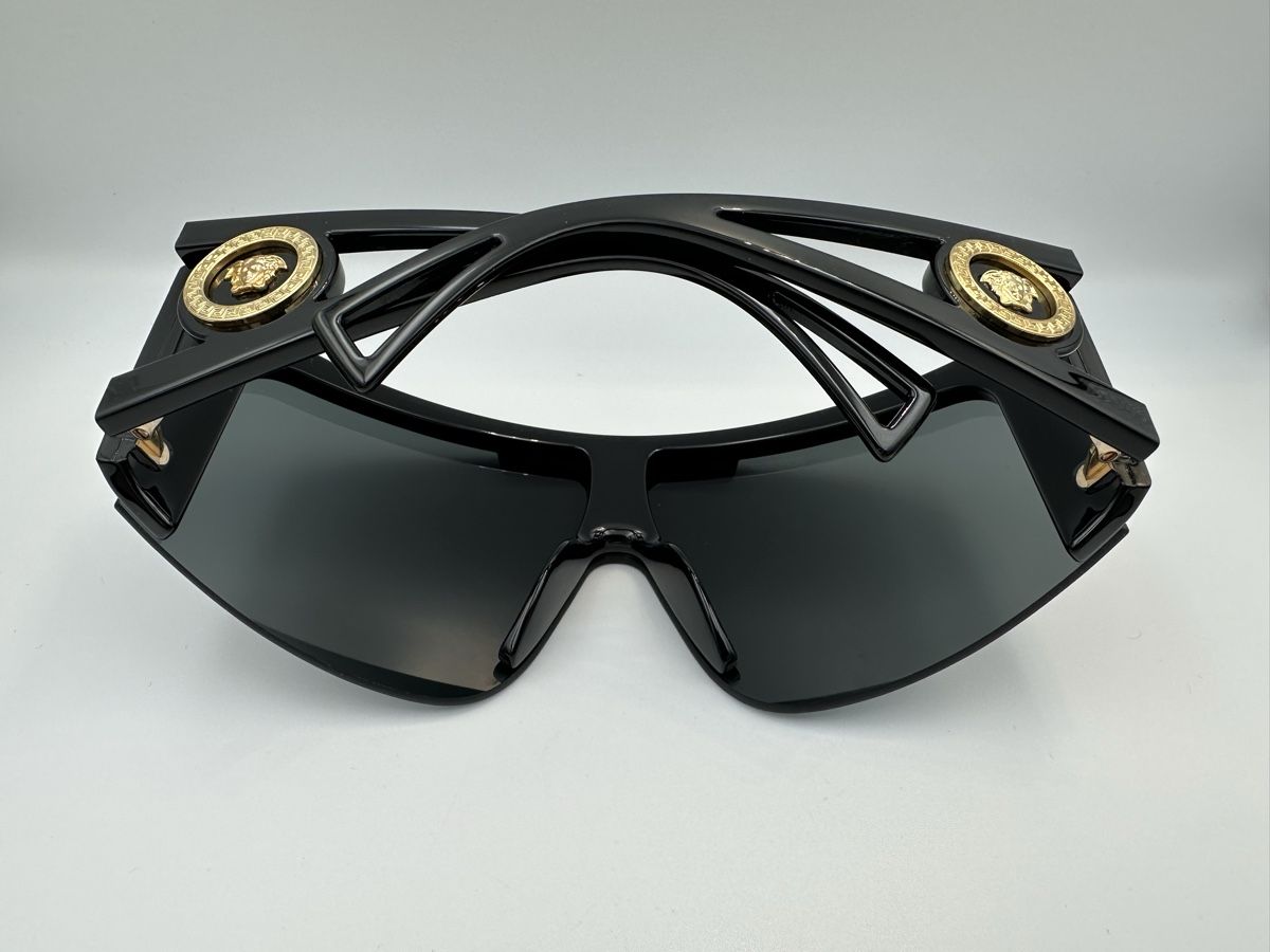 Versace Occhiali & Lenti: Versace Sonnenbrille Oversize Schwarz mit Wechselgläser – Usato da Schwende venduto da weesli 3