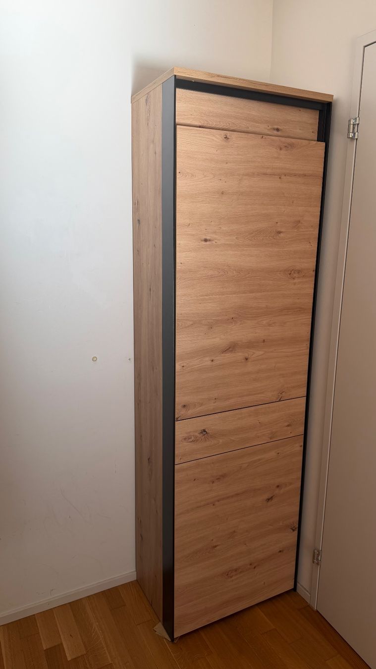 Armoires: Kleiderschrank – D'occasion à Schlieren par mal_j57k
