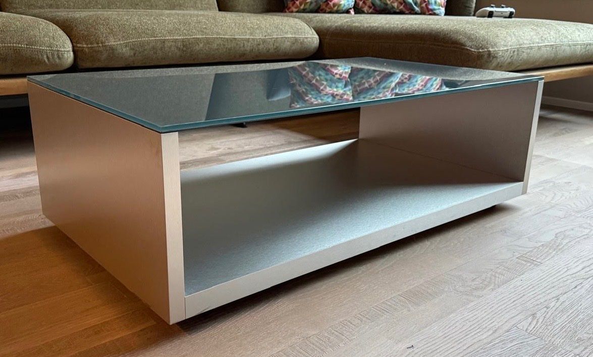 Tavoli: Moderner gebrauchter Couch Tisch – Usato da Hausen AG venduto da Hirtensen 1