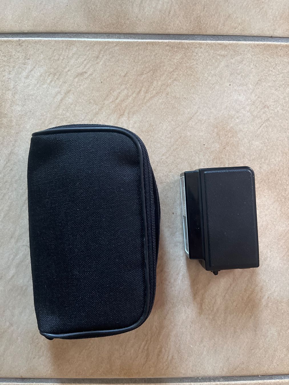 Nissin Flash: NISSIN TF 480 flash avec sacoche non testé – Usato da Vernayaz venduto da Darkfrost 1