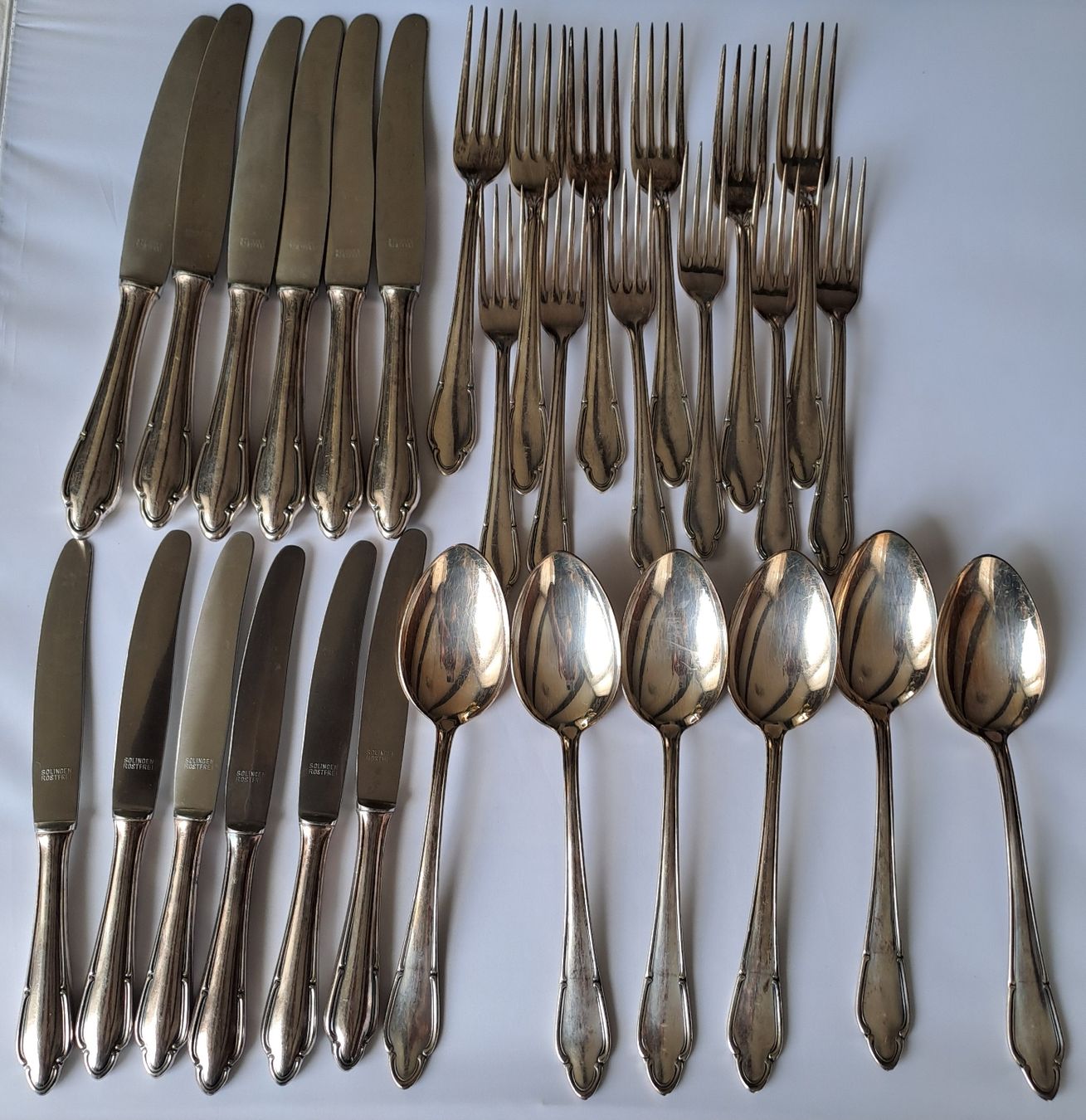 Set di posate: Versilbertes 100 Besteckset Ge - De   – Usato da Adliswil venduto da globill